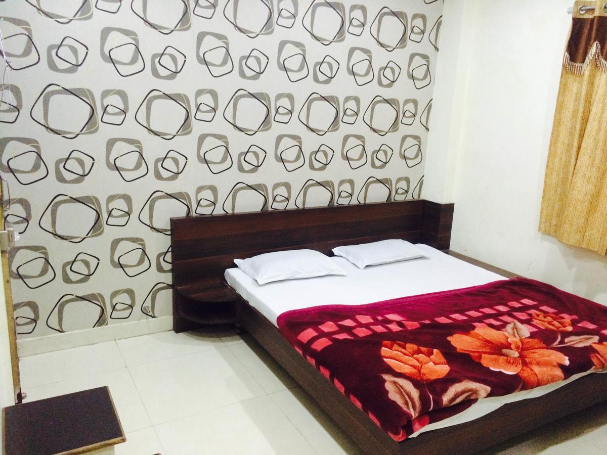 Hotel Vrandavan Palace Near Mahakal Temple Ujjain Exterior photo
