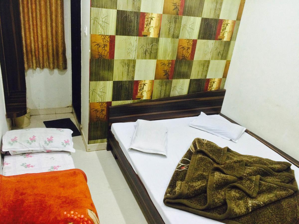 Hotel Vrandavan Palace Near Mahakal Temple Ujjain Exterior photo