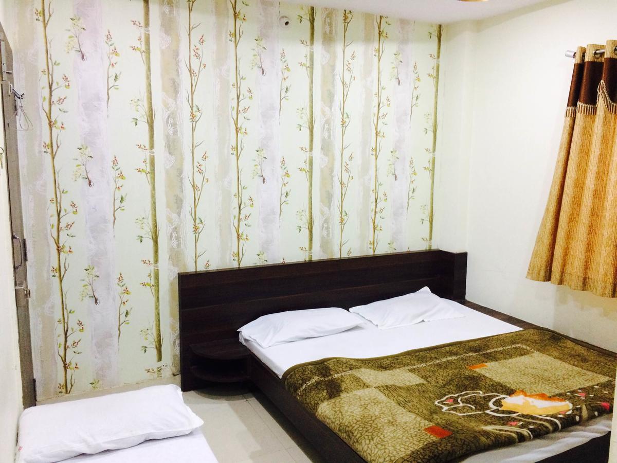 Hotel Vrandavan Palace Near Mahakal Temple Ujjain Exterior photo