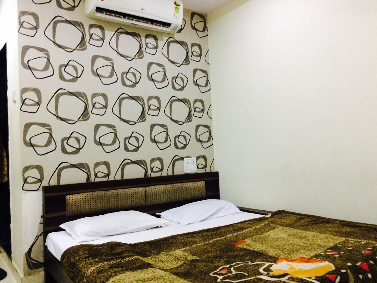 Hotel Vrandavan Palace Near Mahakal Temple Ujjain Exterior photo