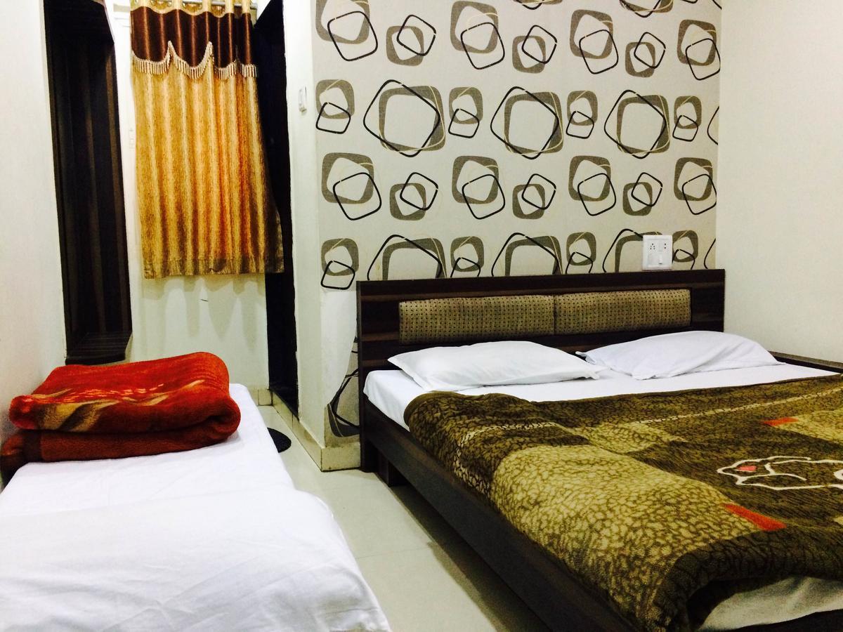 Hotel Vrandavan Palace Near Mahakal Temple Ujjain Exterior photo