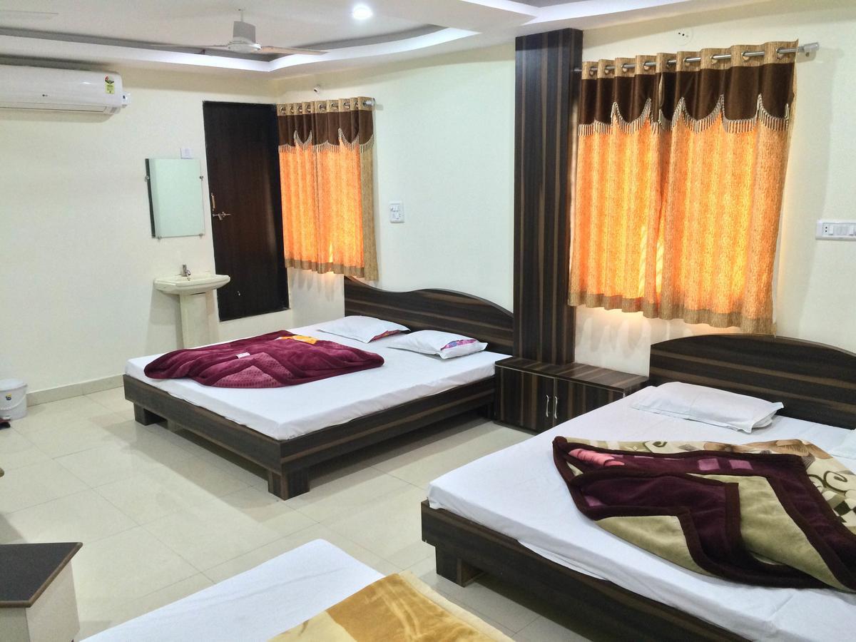 Hotel Vrandavan Palace Near Mahakal Temple Ujjain Exterior photo